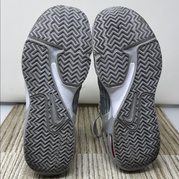 Nike Lebrons - Picture 8 of 10